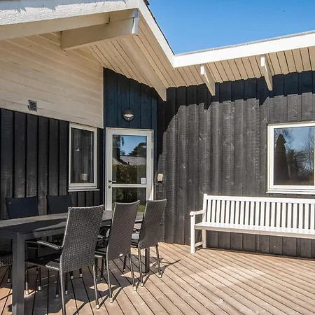 8 Person In Sydals Tatil Evi Nedre Lysabild